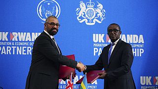 Le Rwanda et le Royaume-Uni signent un nouvel accord sur les migrants