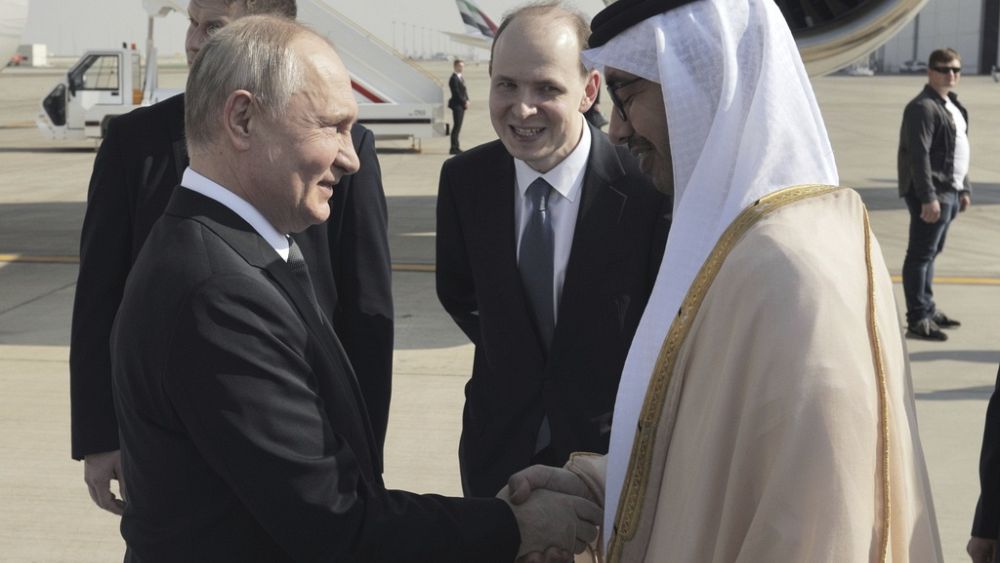 Руският президент Владимир Путин посети ОАЕ и Саудитска Арабия по време на COP28
