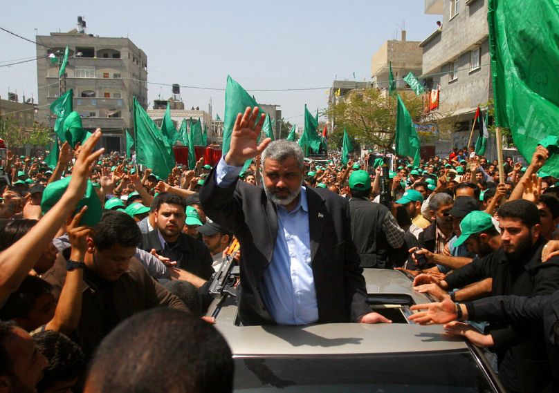 "Глава политбюро" ХАМАС Исмаил Хания во время демонстрации в лагере беженцев Джебалия, на севере сектора Газа, апрель 2006 года.