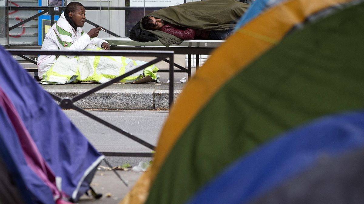 Paris bereitet sich auf die Olympischen Spiele 2024 vor, Obdachlose passen da offenbar nicht ins Stadtbild.