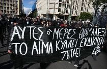 Μαθητές και φοιτητές συμμετέχουν στο συλλαλητήριο για την 15η επέτειο της δολοφονίας του Αλέξανδρου Γρηγορόπουλου