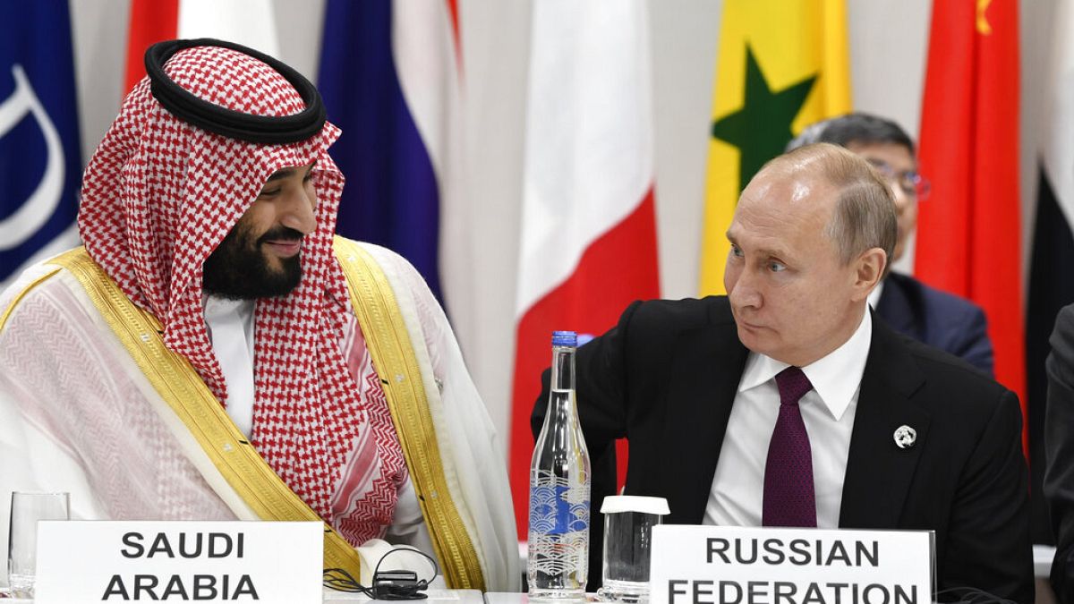 Suudi Arabistan Veliaht Prensi Muhammed bin Selman ve Rusya Devlet Başkanı Vladimir Putin