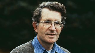 Noam Chomsky à son domicile de Cambridge (Massachusetts), le 10 octobre 1977\. 
