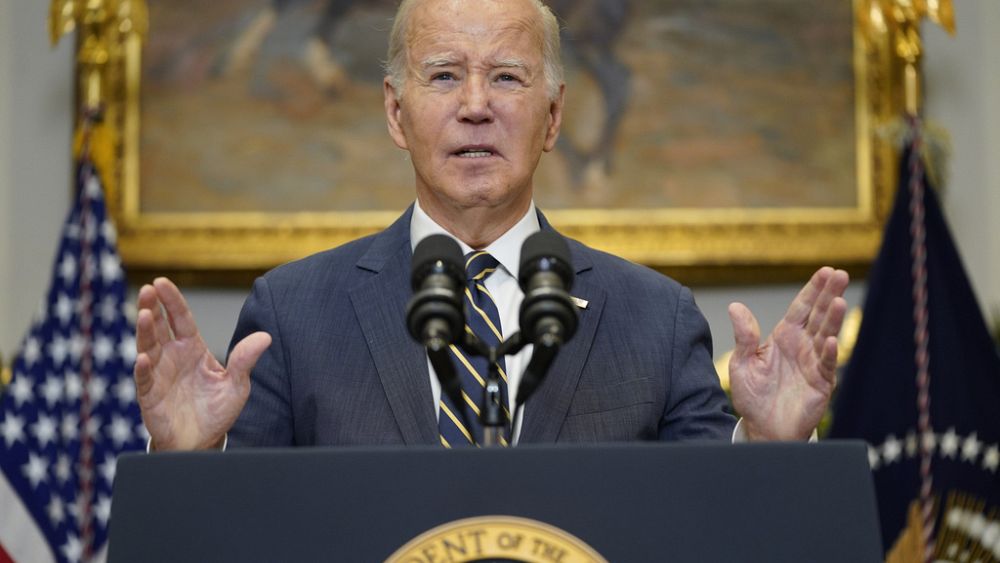 Biden urges Congress to pass Ukraine aid package while expressing openness to Mexico border changes thumbnail