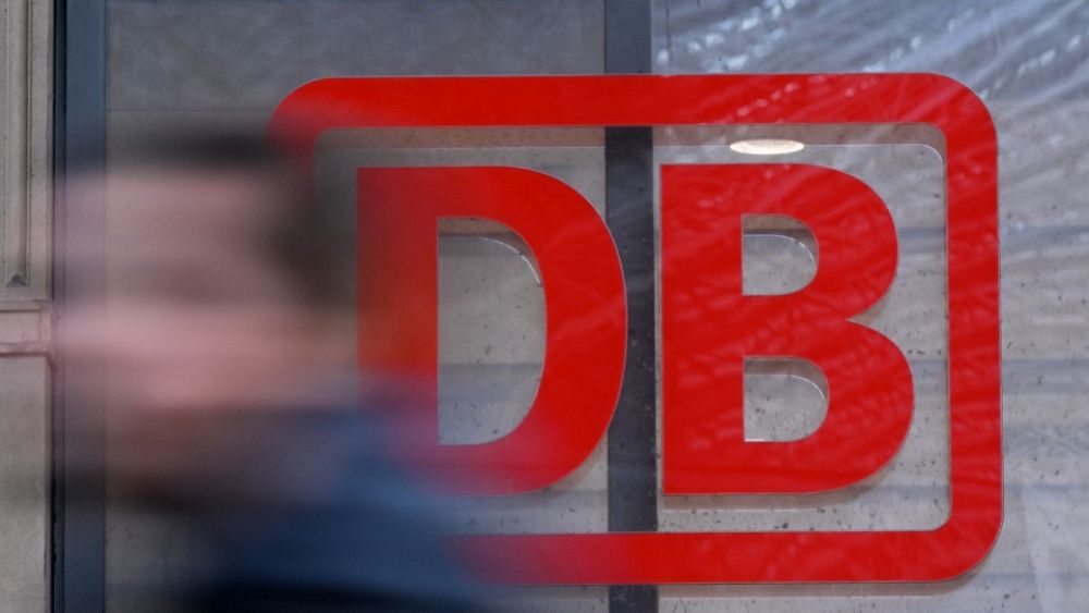 Germany hit by last-minute train strike: Deutsche Bahn trains to be "massively affected" thumbnail