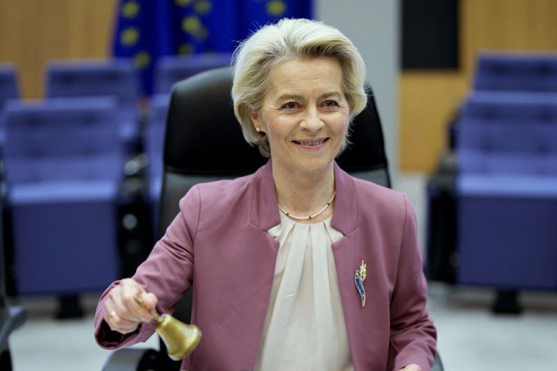 رئيسة المفوضية الأوروبية أورزولا فون دير لايين، خلال اجتماع في بروكسل، 15 تشرين الثاني / نوفمير 2023
