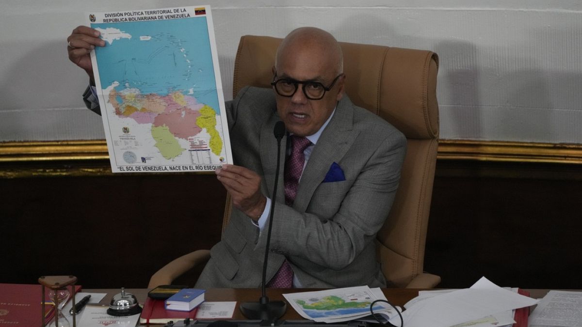 Venezuela Meclis Başkanı Guya'nın bir kısmının ülkesi toprağı olarak gösterilen haritayı paylaştı