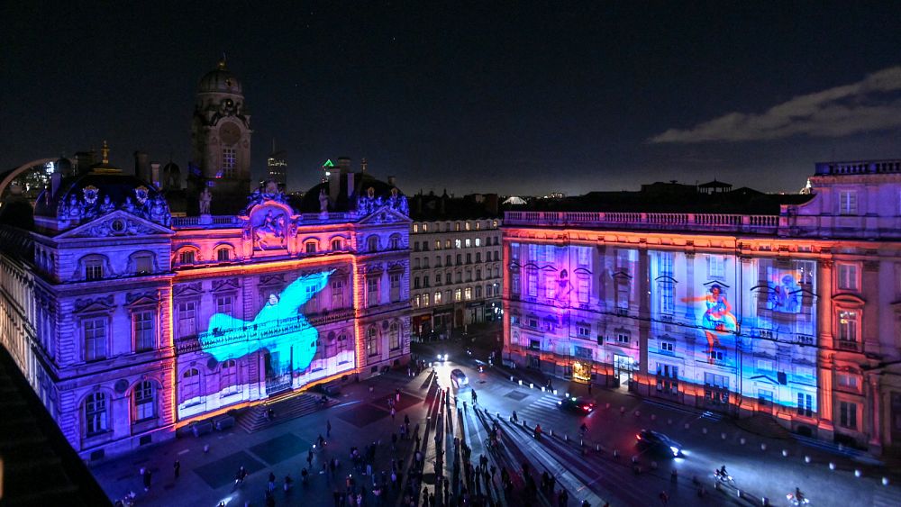 Фестивалът на светлините в Лион започва на фона на повишена заплаха за сигурността във Франция