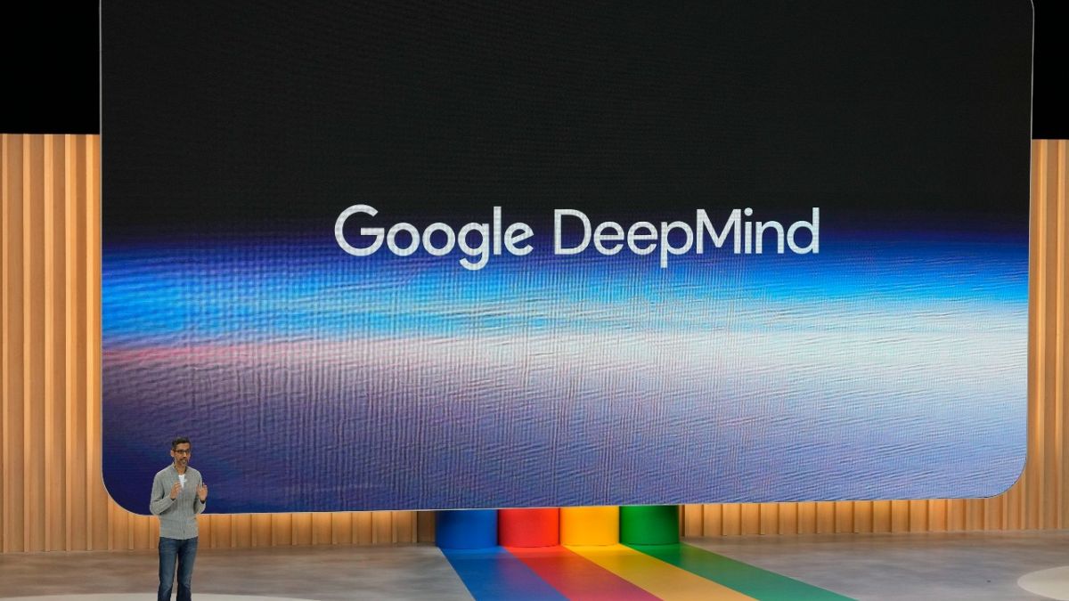 Sundar Pichai, PDG d'Alphabet, parle de Google DeepMind lors de l'événement Google I/O à Mountain View (Californie), le 10 mai 2023.
