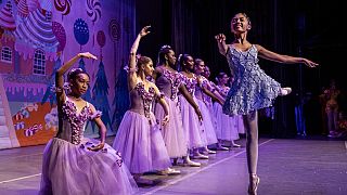 Kenya : des bidonvilles au ballet, la pirouette par la danse