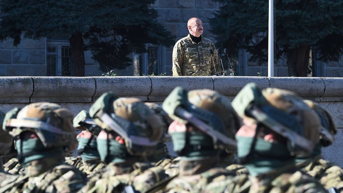استعراض عسكري بحضور الرئيس الأذري إلهام علييف - أرشيف