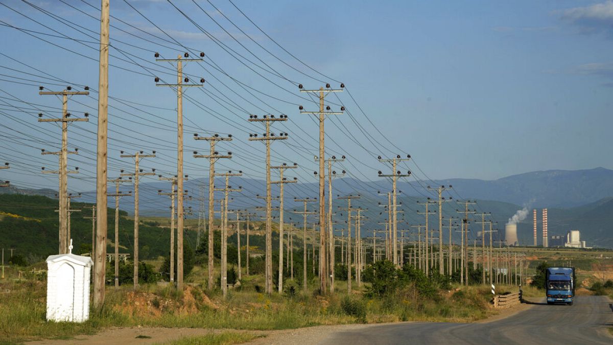 Strommasten nahe der nordgriechischen Stadt Kozani im Juni 2022. 