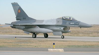 Истребитель F-16 Fighting Falcon на 86-й румынской военной авиабазе в Фетешти, 13 ноября 2023 года.