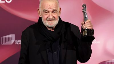 Il regista ungherese Béla Tarr ha ricevuto un premio d'onore agli European Film Awards