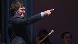 Новый президент Аргентины Хавьер Милей на балконе своей резиденции Каса Росада.