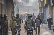 Yüksek Mahkeme'nin kararının ardından bölgedeki Hindistanlı paramiliter güçler güvenlik önlemlerini artırdı