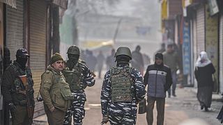 Yüksek Mahkeme'nin kararının ardından bölgedeki Hindistanlı paramiliter güçler güvenlik önlemlerini artırdı