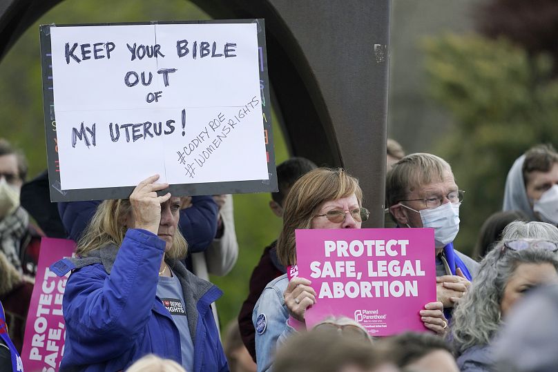 تجمع حامیان آزادی سقط جنین و مخالف منع آن با توسل به مذهب