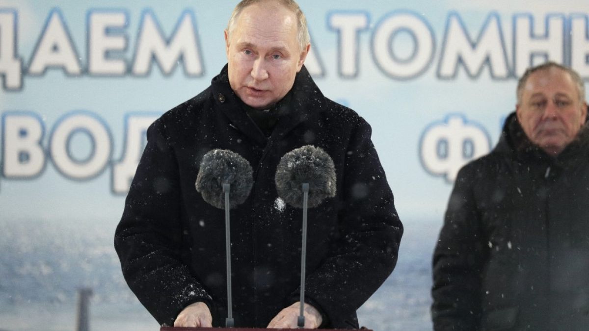 Poutine met en service deux sous-marins nucléaires et affirme que d’autres sont à venir