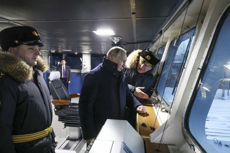 Putin visita il nuovo sottomarino