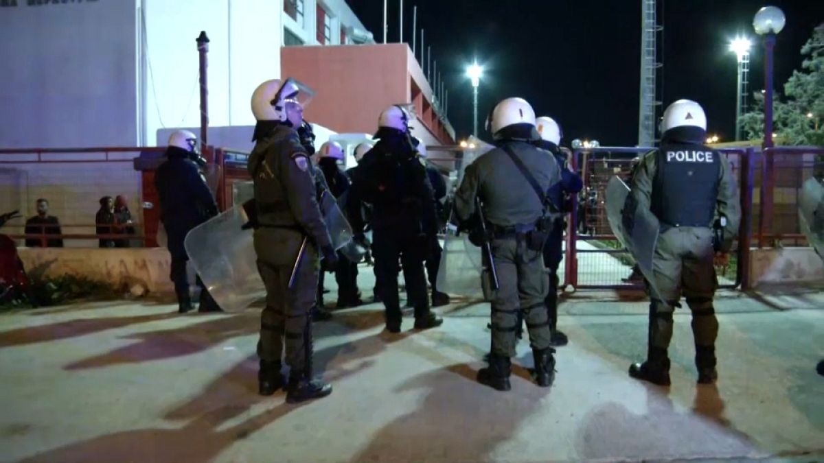 Dispositivo policial ante altercados con ultras griegos