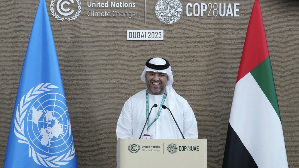 Der Generaldirektor der COP28, Botschafter Majid Al Suwaidi, spricht während einer Pressekonferenz auf dem UN-Klimagipfel COP28 am Dienstag, den12. Dezember 2023, in Dubai. 