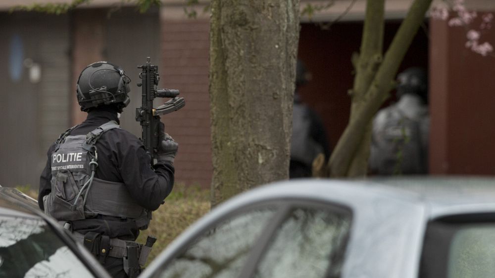 Холандската агенция за борба с тероризма повишава националната тревога за заплаха до второ най-високо ниво
