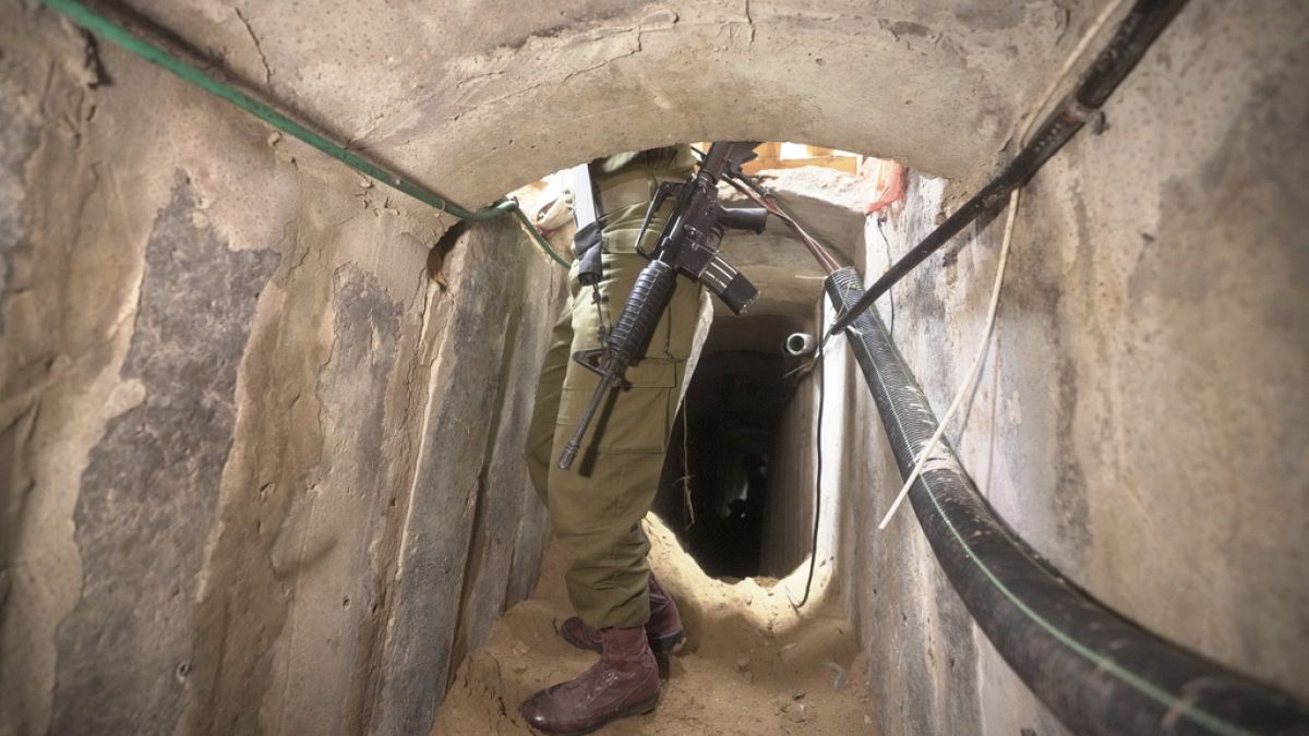 Gazze'de Hamas'a ait tünellerde İsrail askerleri