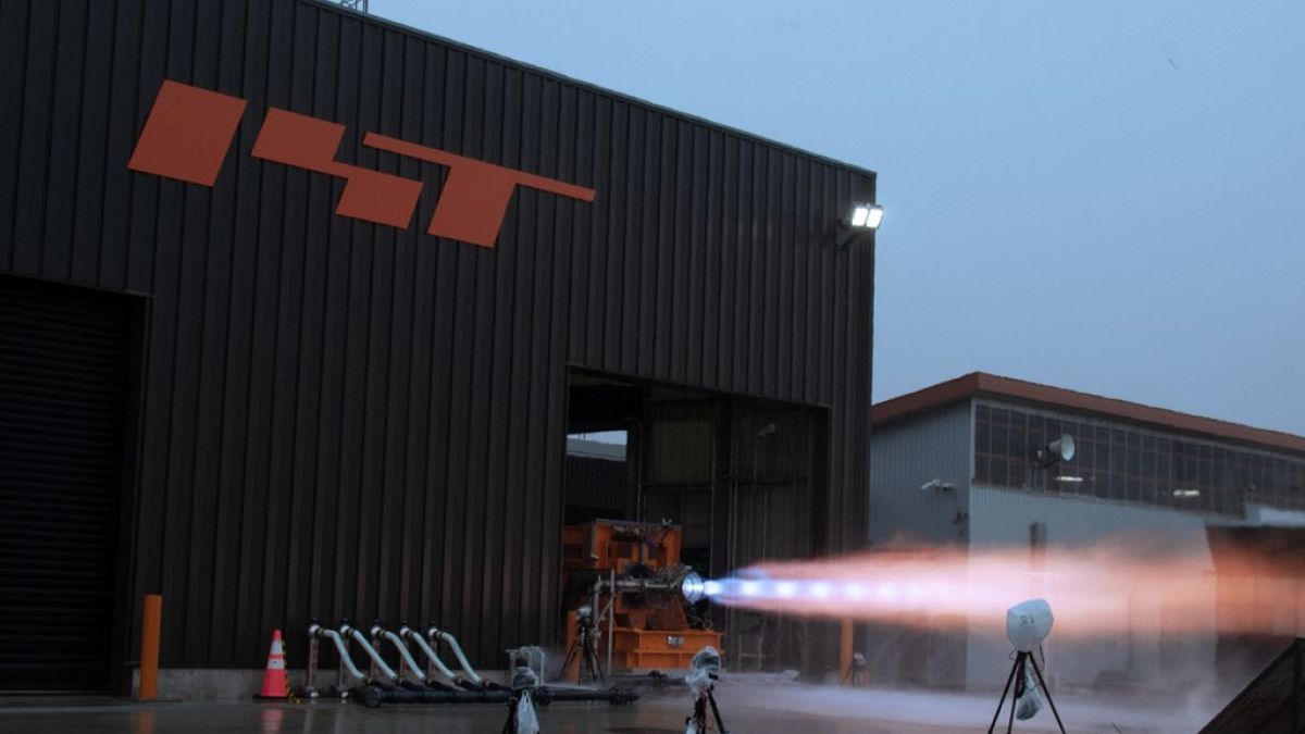 Δοκιμή ενός πυραυλοκινητήρα που λειτουργεί με βιομεθάνιο, στο χώρο δοκιμών της εταιρείας στο Taiki του νομού Hokkaido.