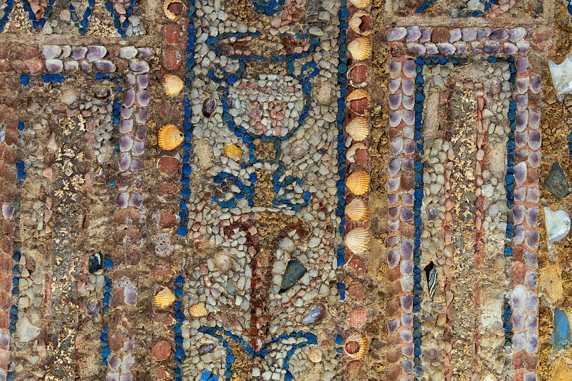 Cette photo diffusée par le ministère italien de la culture montre des mosaïques découvertes dans une luxueuse maison romaine près du Colisée