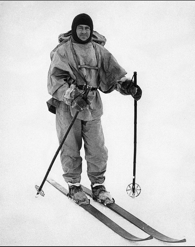 En pleine forme et chaudement vêtu, le capitaine Robert F. Scott, de la marine britannique, chef de l'expédition malheureuse de 1912 au pôle Sud.