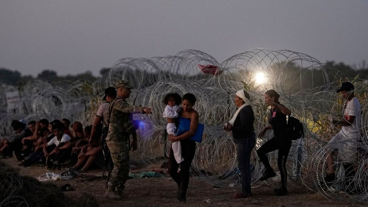 دولت جو بایدن، رئیس جمهوری آمریکا و بازنگری محدودیت‌های مرزی و پناهندگی