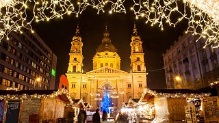 Os preços no mercado de Natal de Budapeste dispararam este ano.