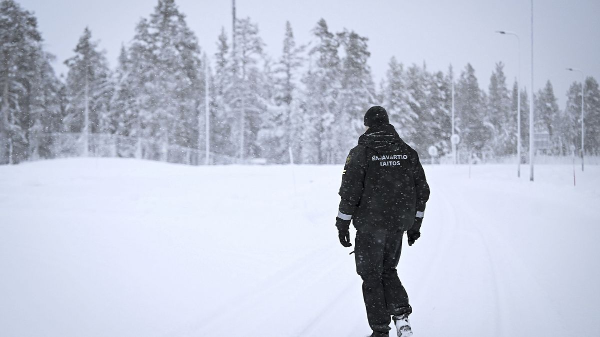 Финландия обвинява Русия че умишлено насочва мигранти към граничната зона