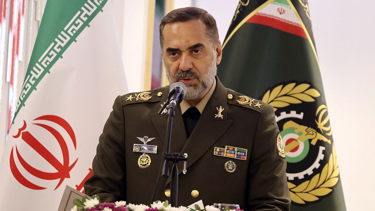 İran Savunma Bakanı Muhammed Rıza Aştiyani