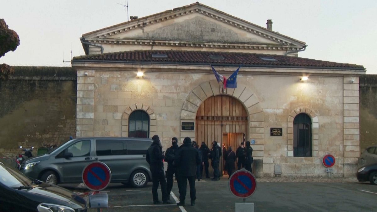 La prison de Saintes a été évacuées sous haute protection policière