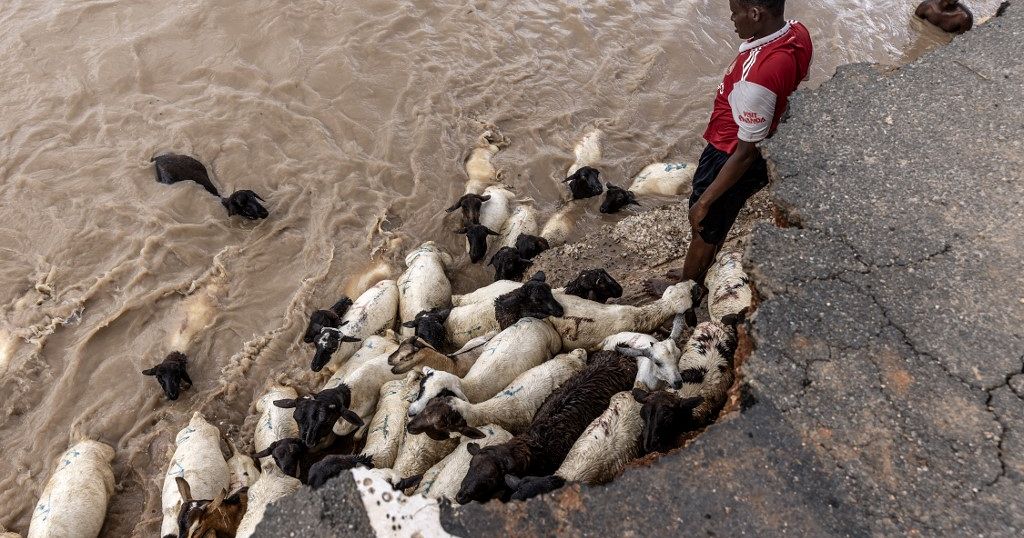 Hundreds of Kenyans trapped by raging floods, death toll reaches 170