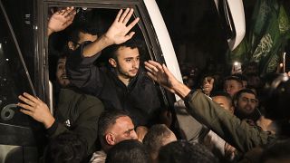 Izraeli börtönből szabadult palesztin férfi november 30-án