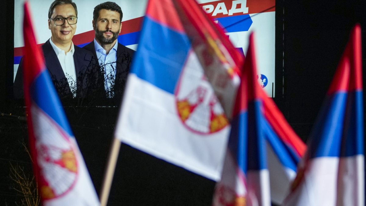 Le président serbe, Aleksandar Vucic, espère capitaliser sur une probable victoire de son parti, le SNS, aux législatives anticipées de dimanche. 