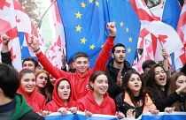 Грузинская молодежь ликует в центре Тбилиси