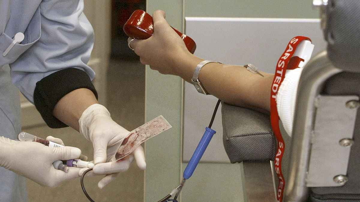 Политика на ЕС.
            
Законодателите зашиват рани върху кръв, даренията на плазма в човешки вещества се занимават