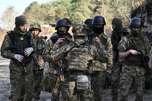 Membri del battaglione siberiano durante un'esercitazione nei dintorni di Kiev, nell'ottobre del 2023.
