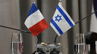 Fransa ve İsrail bayrakları