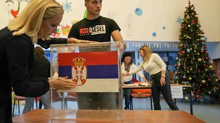 В Сербии завершилось голосование на досрочных выборах