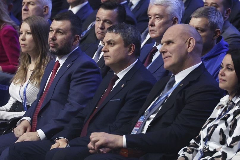Ρώσοι πολιτικοί στην συνεδρίαση του κόμματος «Ενωμένη Ρωσία»