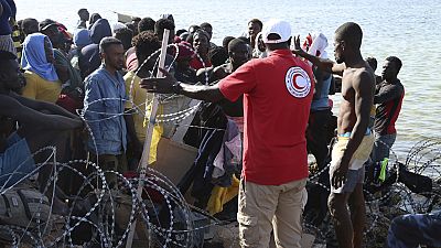 Tunisie : la "violence institutionnelle quotidienne" contre les migrants
