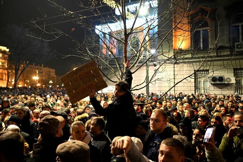 La protesta delle opposizioni a Belgrado