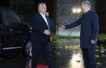 Ο Γερμανός καγκελάριος Olaf Scholz και ο Ούγγρος πρωθυπουργός Viktor Orban