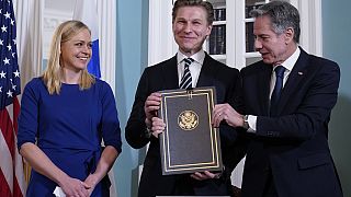 Savunma anlaşmasını ABD Dışişleri Bakanı Antony Blinken ile Finlandiyalı mevkidaşı Antti Hakkanen imzaladı