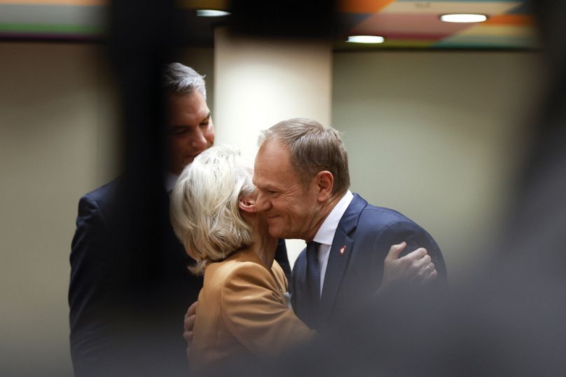Donald Tusk és Ursula von der Leyen a 2023 decemberi EU-csúcson
